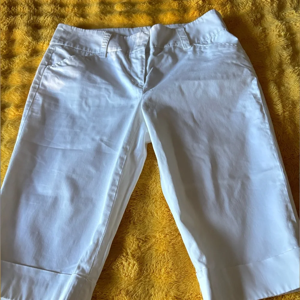 NWOT- Kenar Women's Classic Crisp White Shorts, never worn